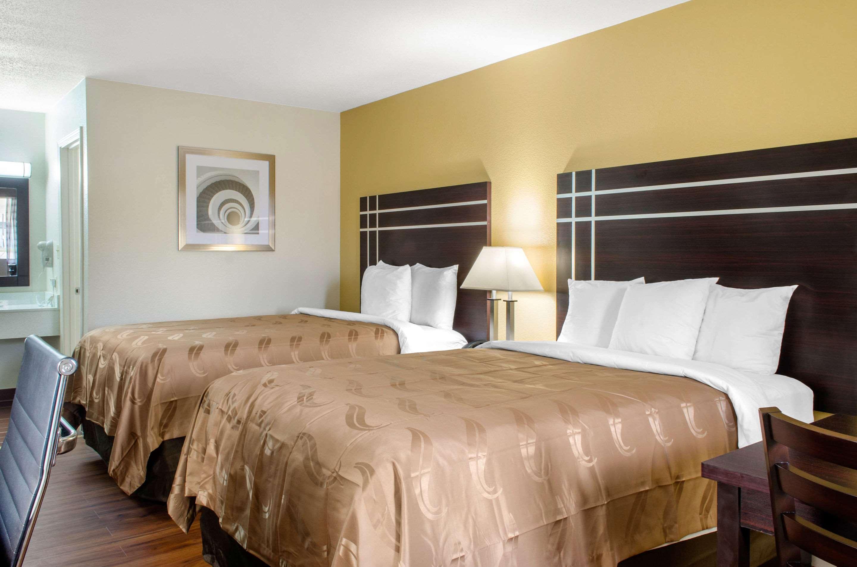 Quality Inn McComb Eksteriør bilde