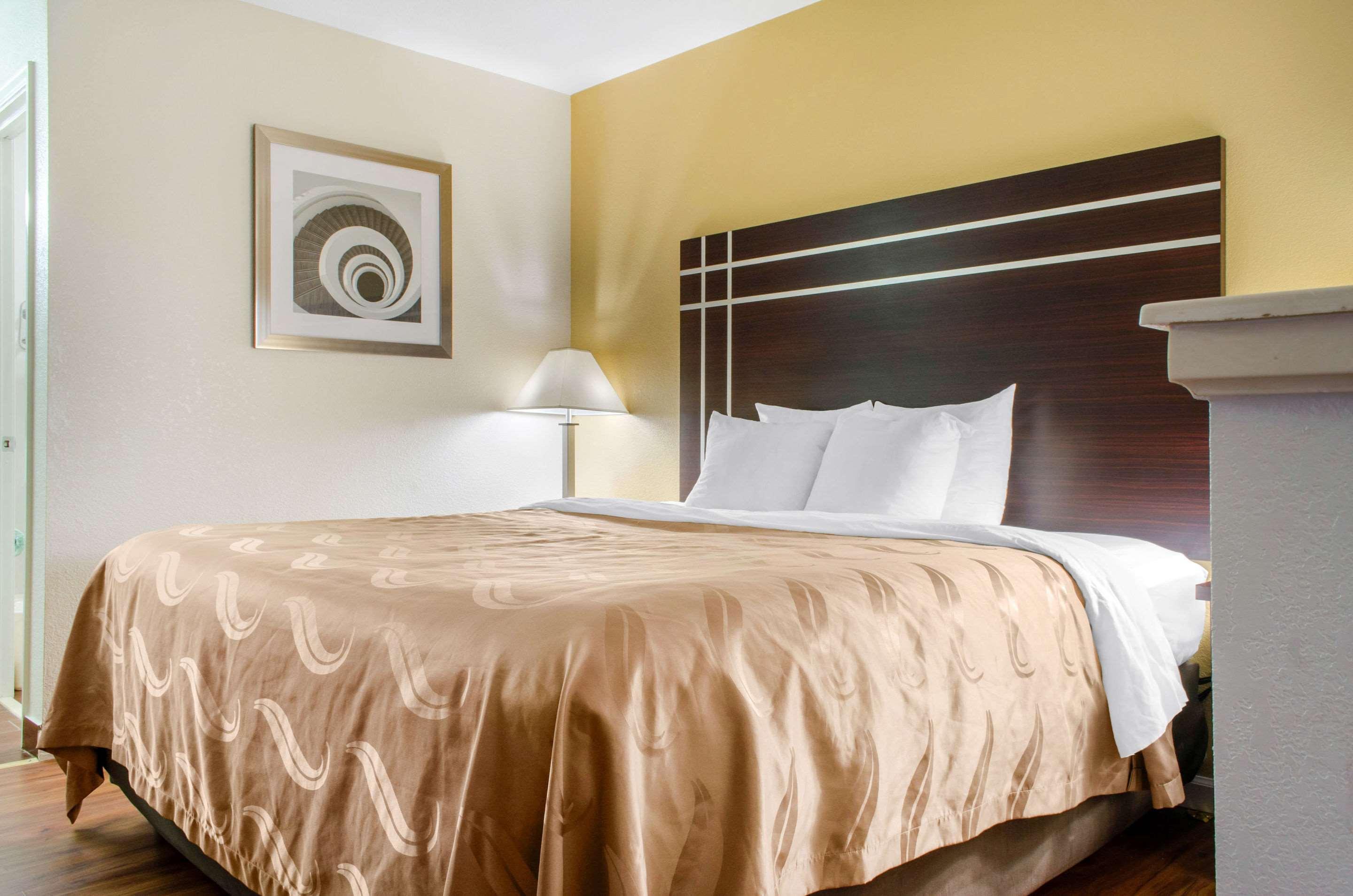Quality Inn McComb Eksteriør bilde