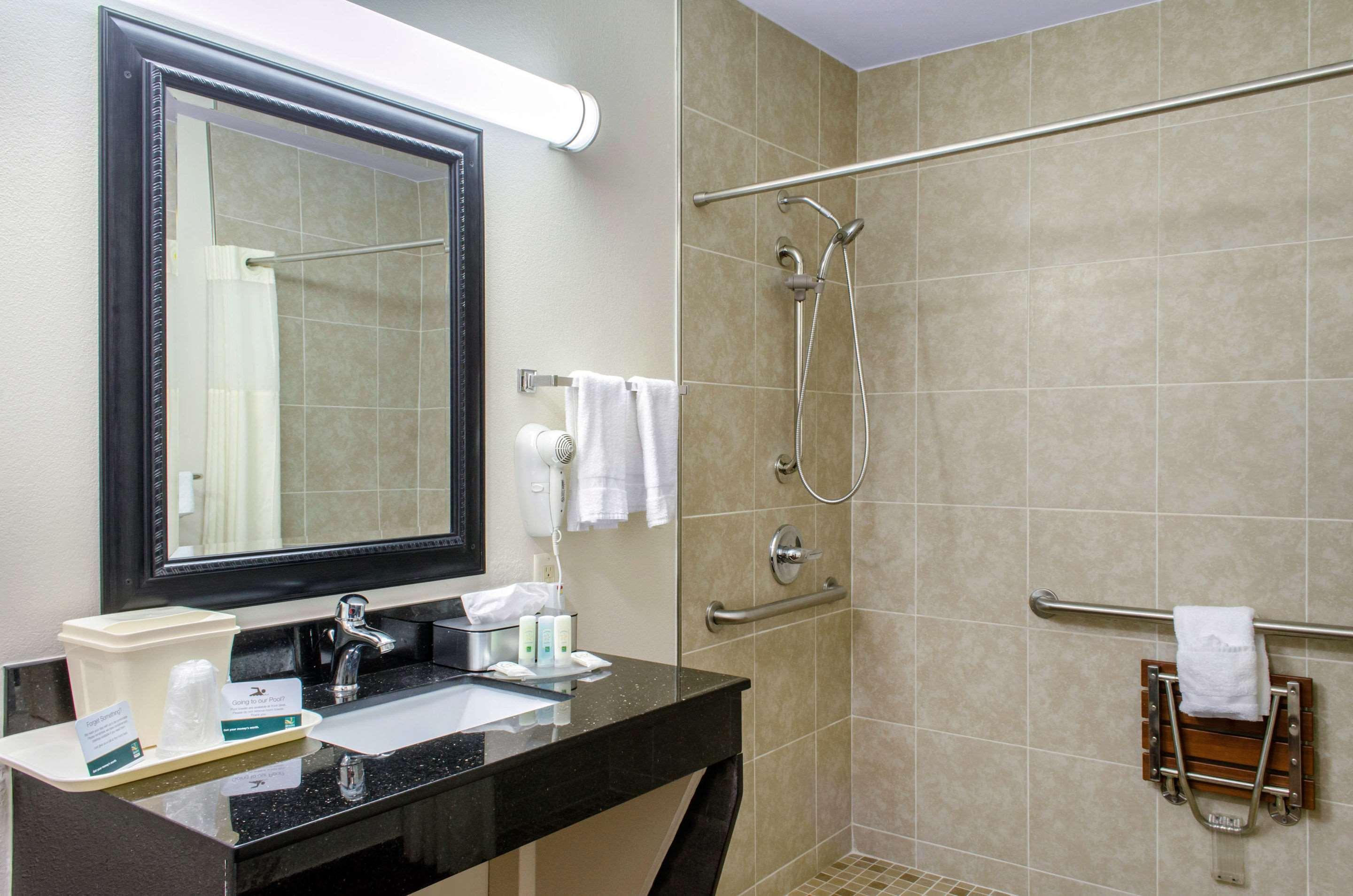 Quality Inn McComb Eksteriør bilde